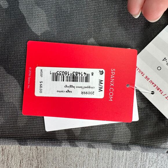 NWT Spanx Look At Me Now Cropped Seamless Leggings M Gray Camo - Picture 6 of 12